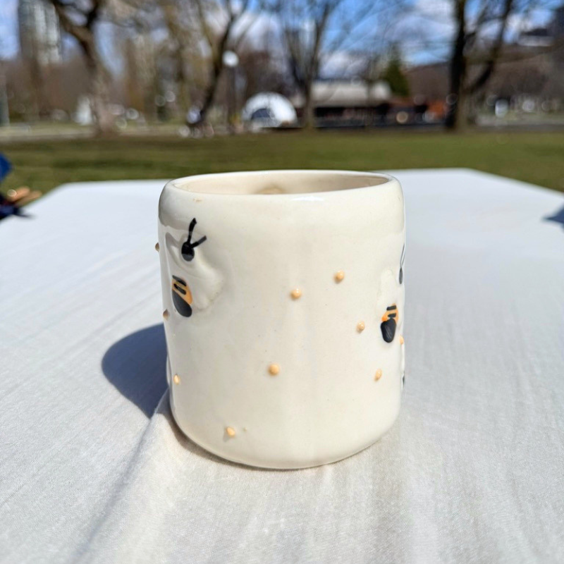 Honey Bee Daisy Mug